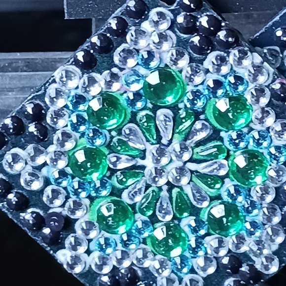 Handcrafted earrings - Picture 2 of 2